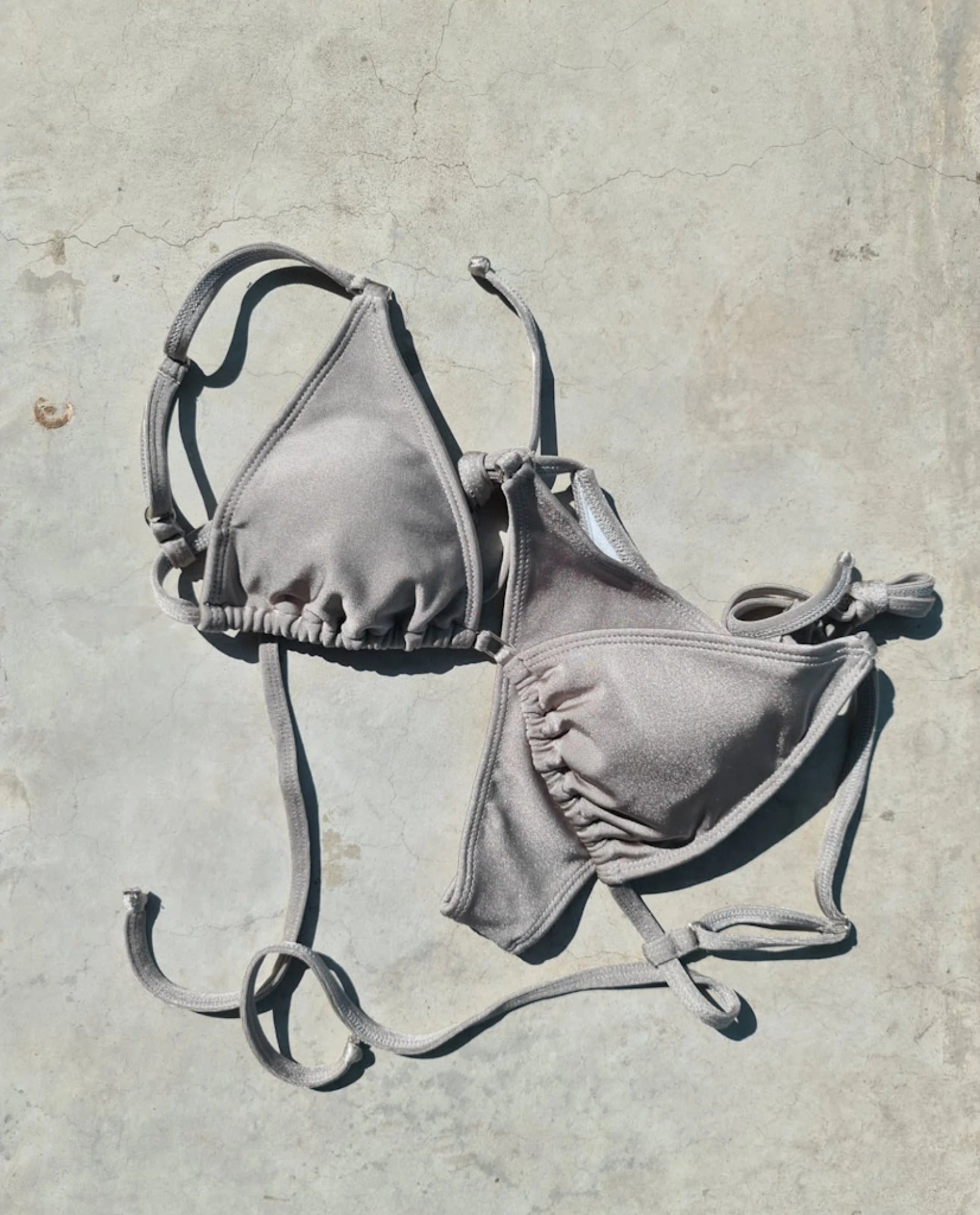 Lindsay Colaless - Gris